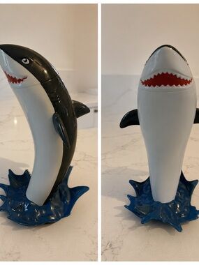 ZINC Shark Novelty Cold Drink Cup with Straw Blue Splash Base